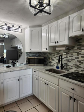 Modern Beach Condo-Daytona Beach